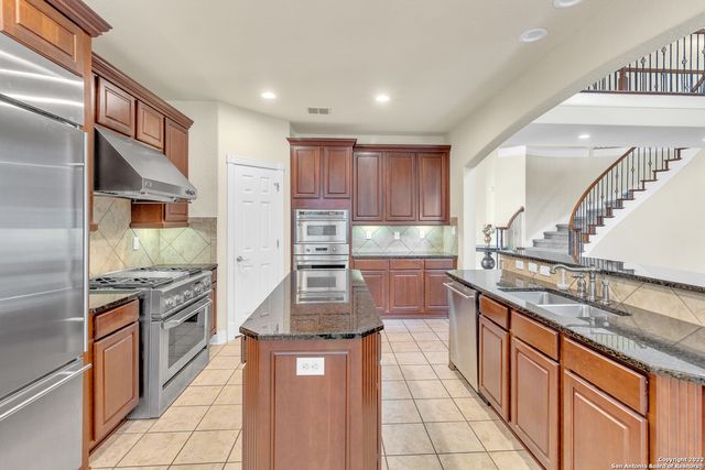 7210 HOVINGHAM, San Antonio, TX 78257