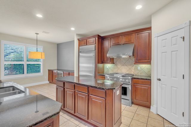 7210 HOVINGHAM, San Antonio, TX 78257