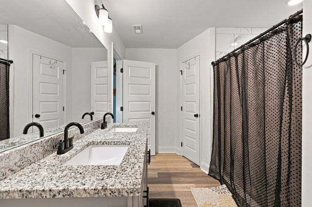 2075 Justice St, Greenbrier, TN 37073