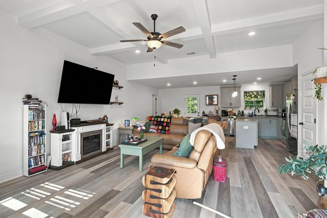 2075 Justice St, Greenbrier, TN 37073