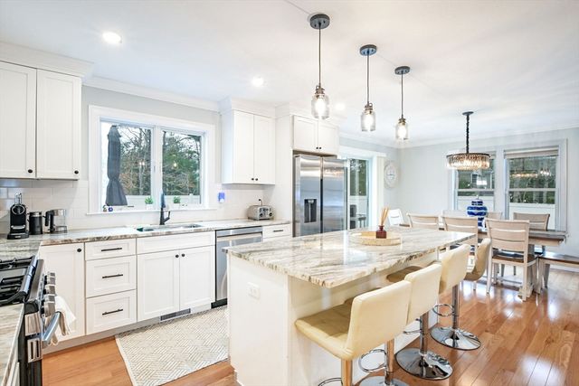 92 Rainbow Ave, Falmouth, MA 02536