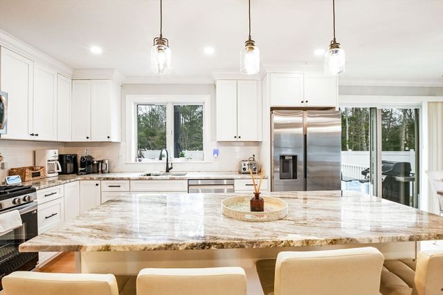 92 Rainbow Ave, Falmouth, MA 02536