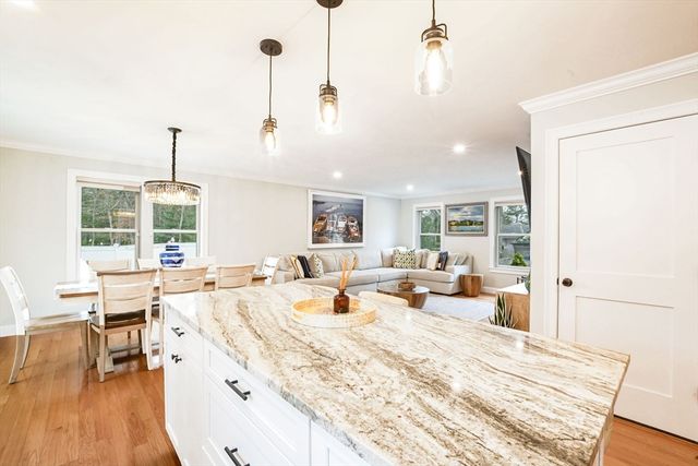 92 Rainbow Ave, Falmouth, MA 02536