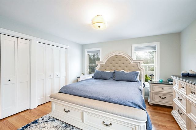 92 Rainbow Ave, Falmouth, MA 02536