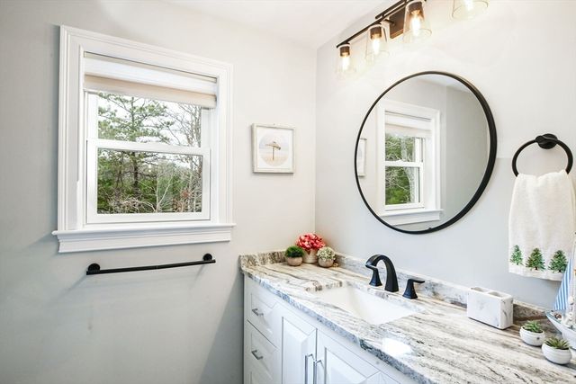 92 Rainbow Ave, Falmouth, MA 02536