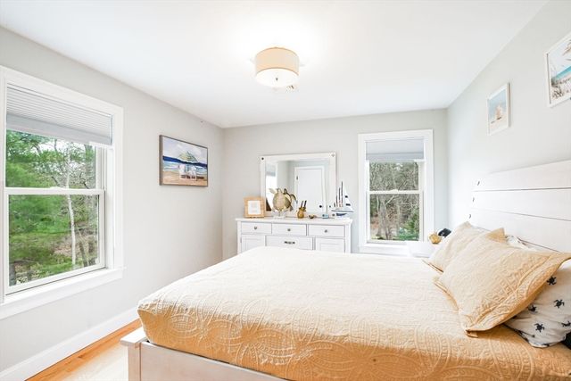 92 Rainbow Ave, Falmouth, MA 02536