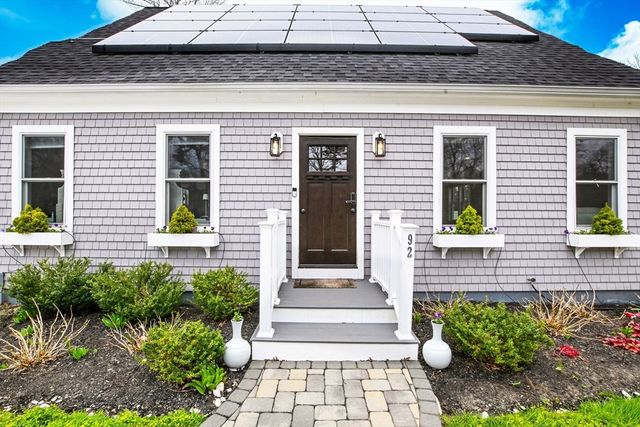 92 Rainbow Ave, Falmouth, MA 02536