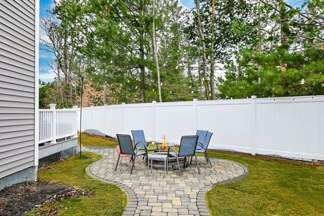 92 Rainbow Ave, Falmouth, MA 02536