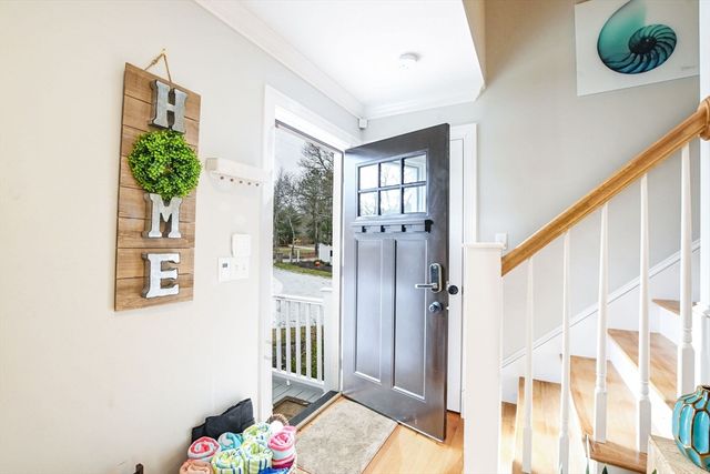 92 Rainbow Ave, Falmouth, MA 02536