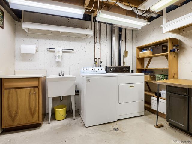 3292 S Heather Gardens Way, Aurora, CO 80014