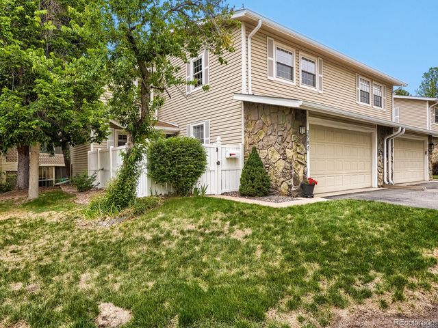 3292 S Heather Gardens Way, Aurora, CO 80014