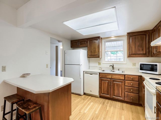 3292 S Heather Gardens Way, Aurora, CO 80014