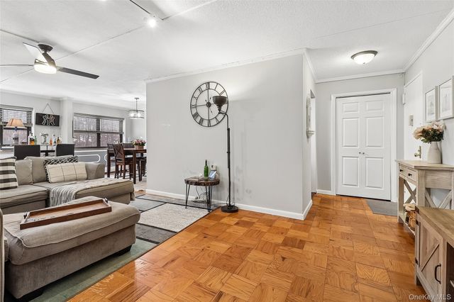 100 Diplomat Drive 7G, Mount Kisco, NY 10549