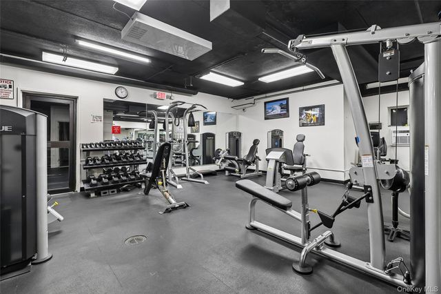 100 Diplomat Drive 7G, Mount Kisco, NY 10549