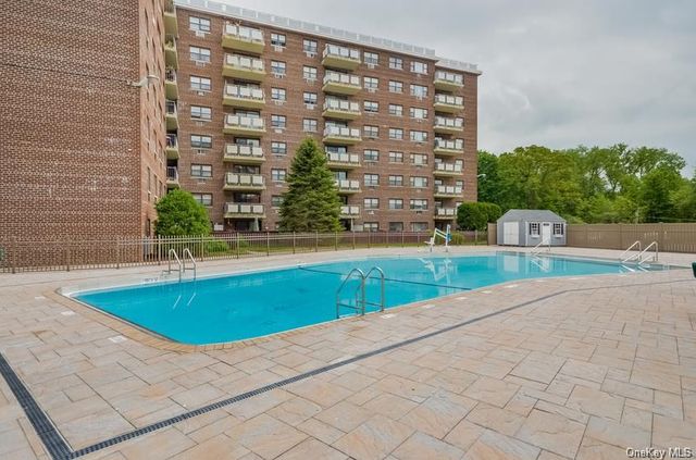 100 Diplomat Drive 7G, Mount Kisco, NY 10549