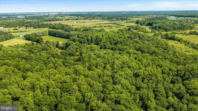 41216 BRIDGES FARM LN, Leesburg, VA 20175