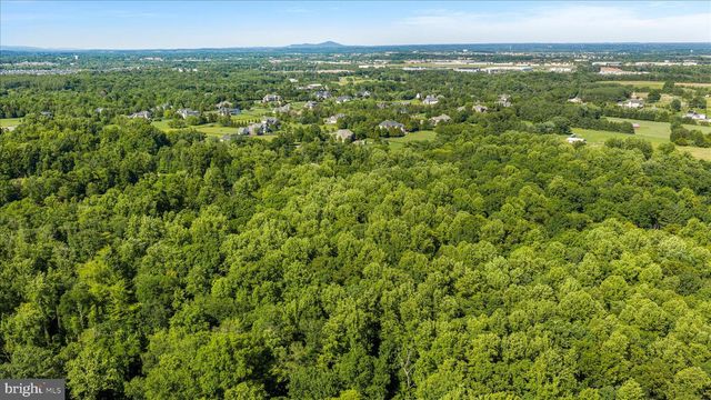 41216 BRIDGES FARM LN, Leesburg, VA 20175