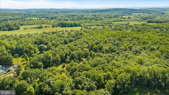 41216 BRIDGES FARM LN, Leesburg, VA 20175