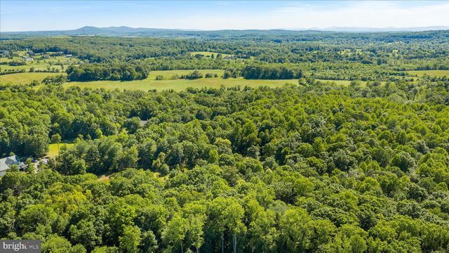 41216 BRIDGES FARM LN, Leesburg, VA 20175