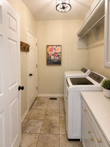 8404 S 7th Street, Broken Arrow, OK 74011