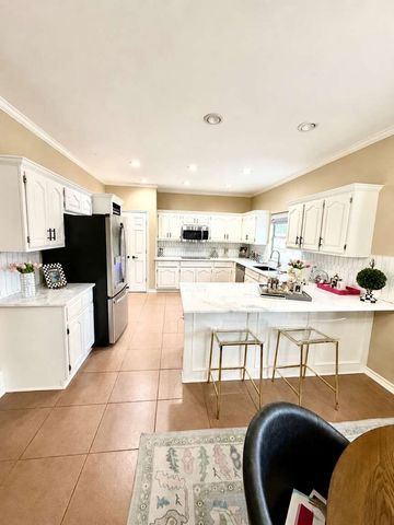 8404 S 7th Street, Broken Arrow, OK 74011