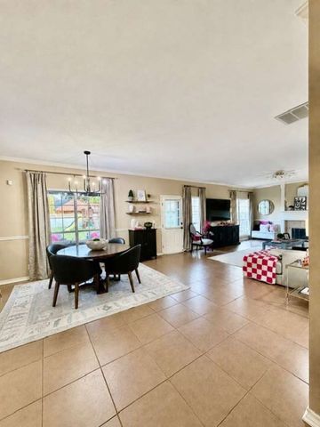 8404 S 7th Street, Broken Arrow, OK 74011