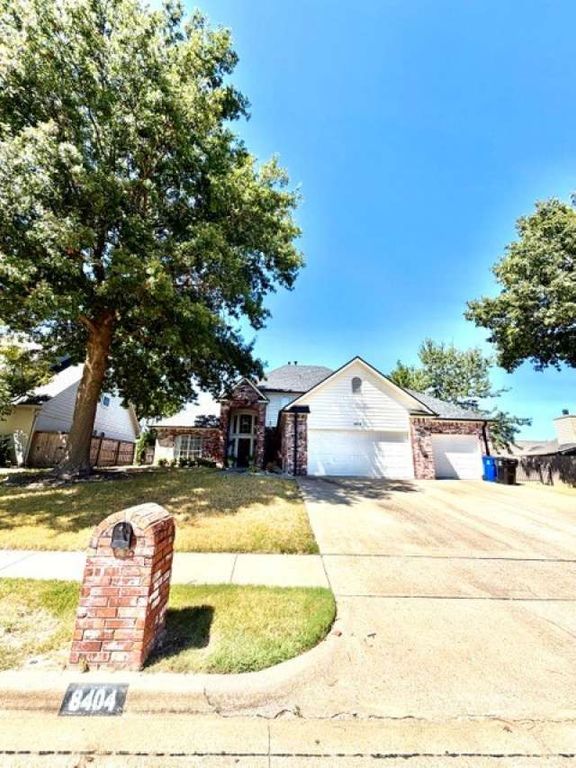 8404 S 7th Street, Broken Arrow, OK 74011