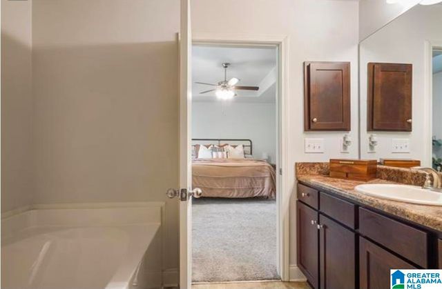172 GREENWOOD CIRCLE, Calera, AL 35040