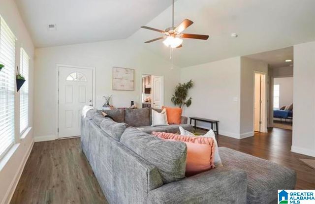 172 GREENWOOD CIRCLE, Calera, AL 35040