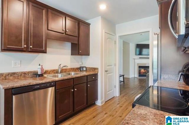 172 GREENWOOD CIRCLE, Calera, AL 35040