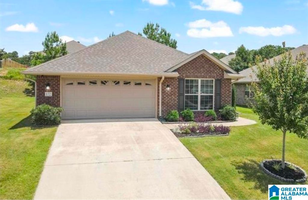 172 GREENWOOD CIRCLE, Calera, AL 35040