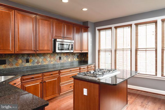 2638 S KENMORE CT, Arlington, VA 22206