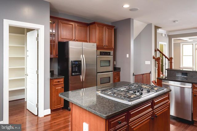 2638 S KENMORE CT, Arlington, VA 22206