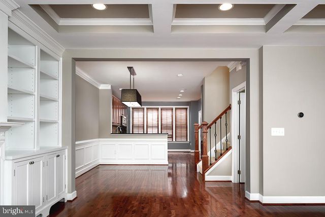 2638 S KENMORE CT, Arlington, VA 22206