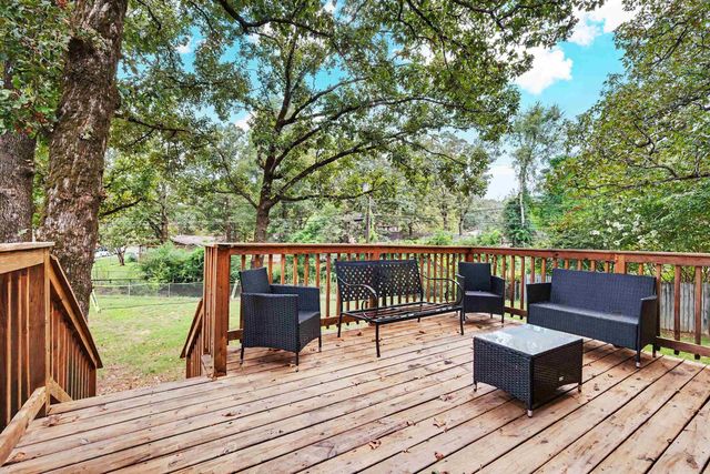 12 Sallisaw Ct, North Little Rock, AR 72116