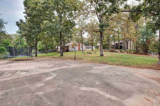 12 Sallisaw Ct, North Little Rock, AR 72116