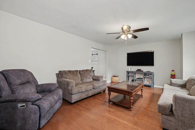 12 Sallisaw Ct, North Little Rock, AR 72116