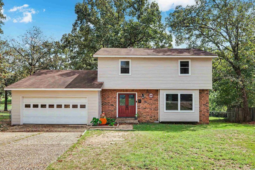 12 Sallisaw Ct, North Little Rock, AR 72116