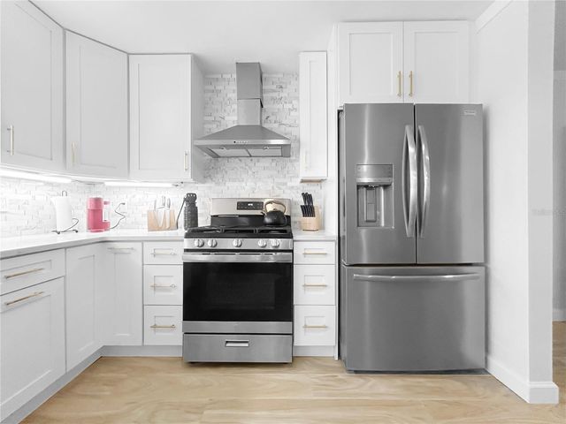 7922 2ND WAY N, St Petersburg, FL 33701