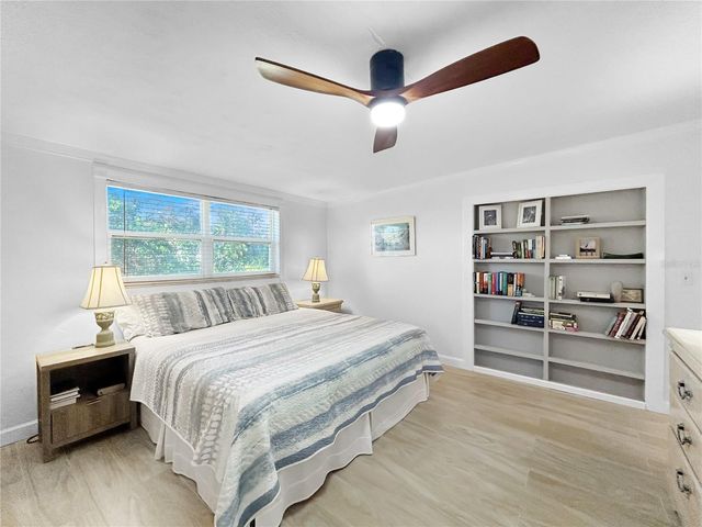 7922 2ND WAY N, St Petersburg, FL 33701