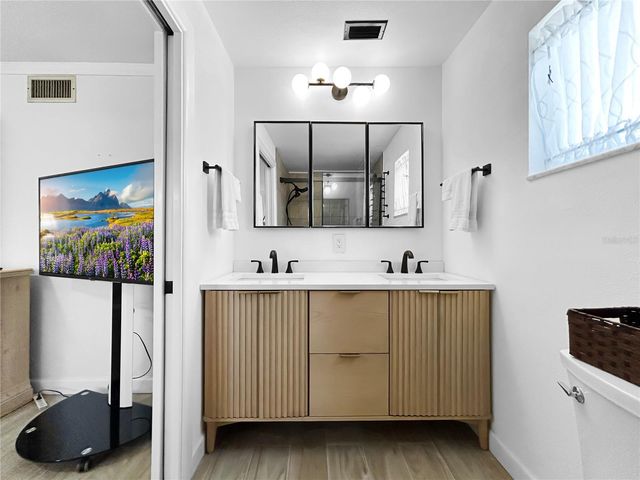 7922 2ND WAY N, St Petersburg, FL 33701