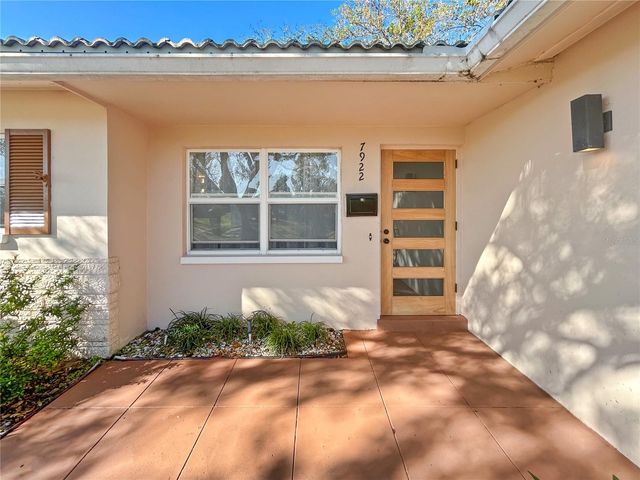 7922 2ND WAY N, St Petersburg, FL 33701