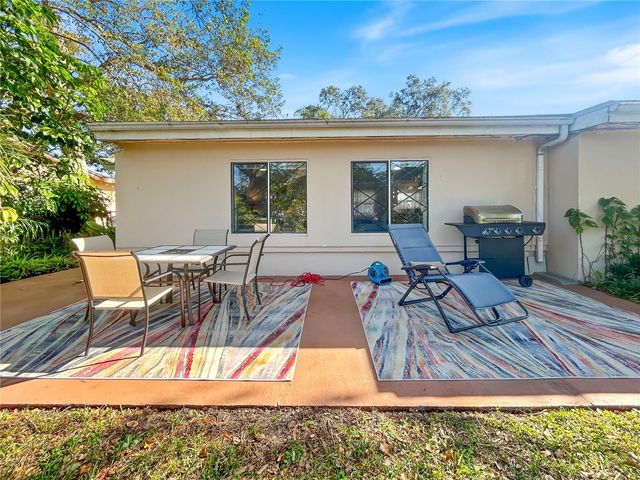 7922 2ND WAY N, St Petersburg, FL 33701