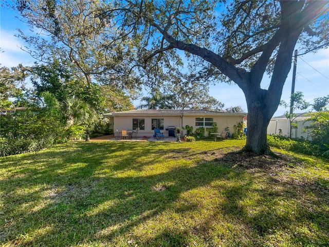 7922 2ND WAY N, St Petersburg, FL 33701