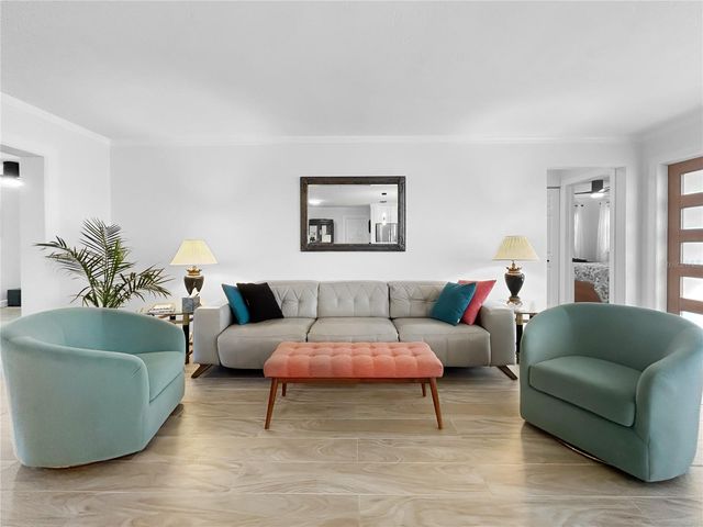 7922 2ND WAY N, St Petersburg, FL 33701