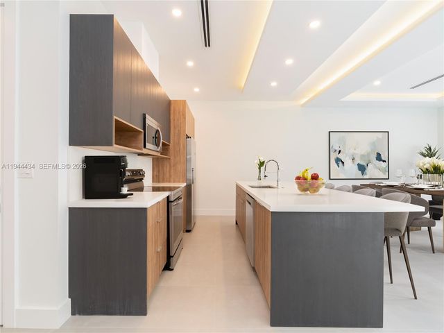 830 SW 30th St, Fort Lauderdale, FL 33315