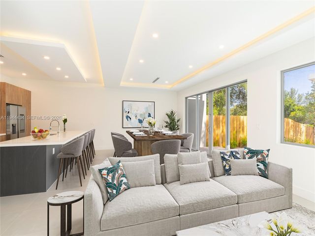 830 SW 30th St, Fort Lauderdale, FL 33315