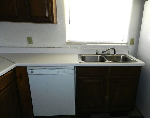 2013 W 9th St, Fort Stockton, TX 79735