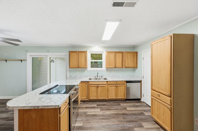 221 Barshay Drive, Summerville, SC 29483