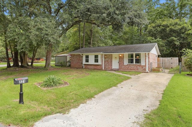 221 Barshay Drive, Summerville, SC 29483